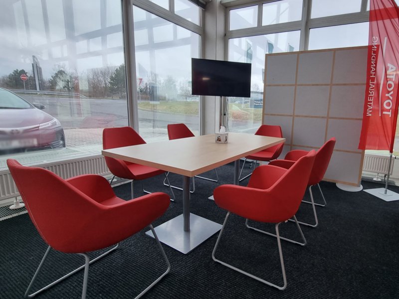 Konferenční židle do vstupních prostor recepce - Rudná