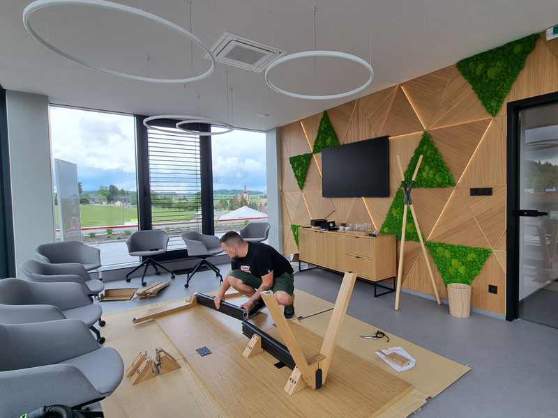 Dřevěný designový jednací stůl pro 8 osob Nepomuk
